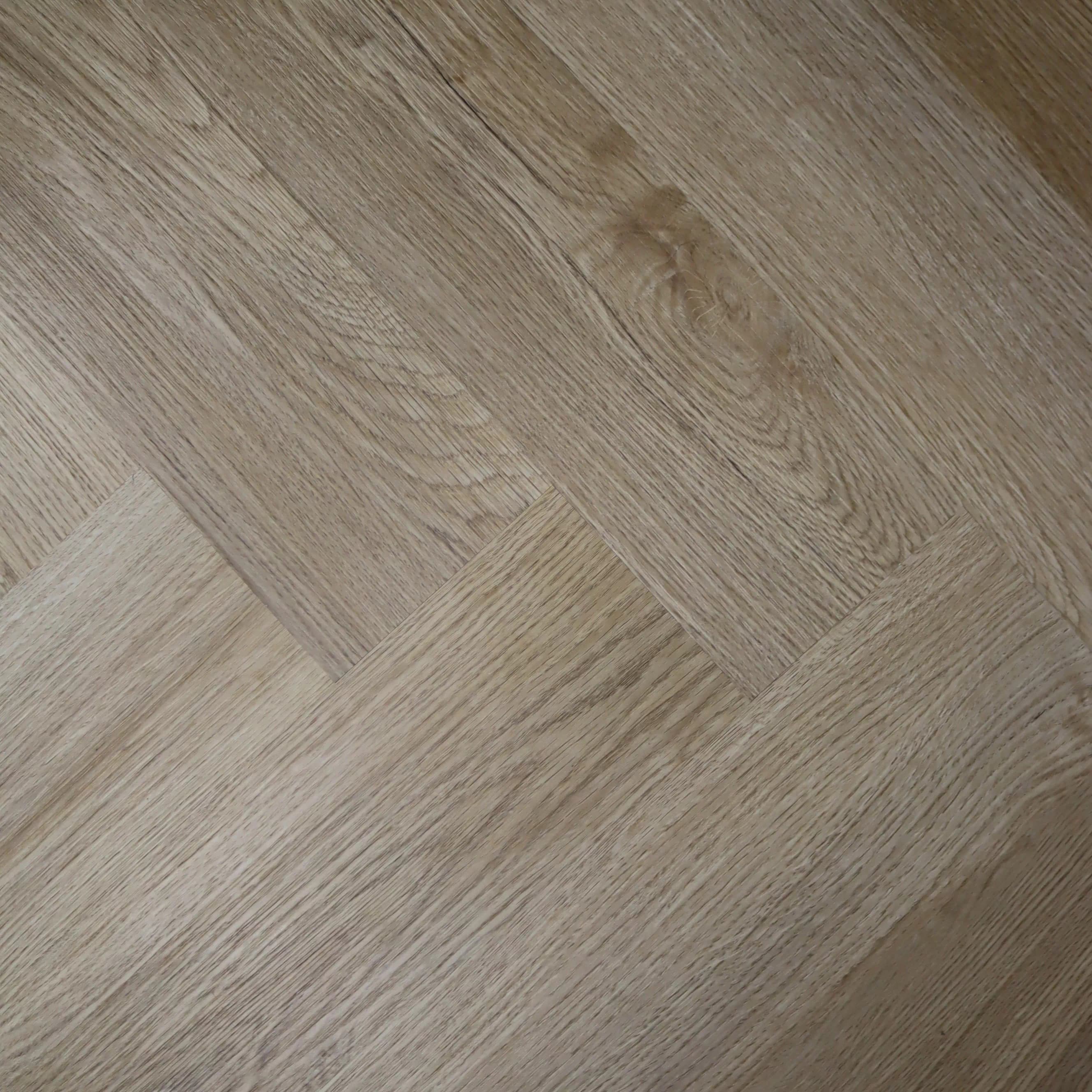 Richmond SPC Herringbone - Oak