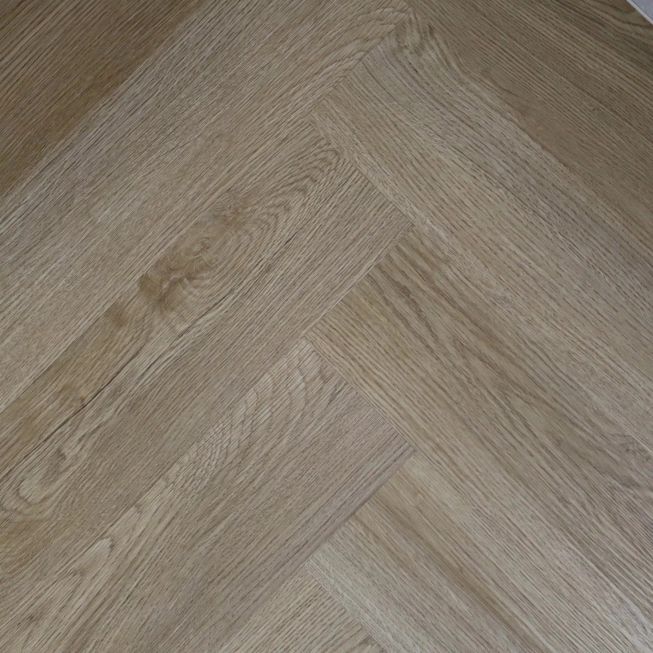 Richmond SPC Herringbone - Oak